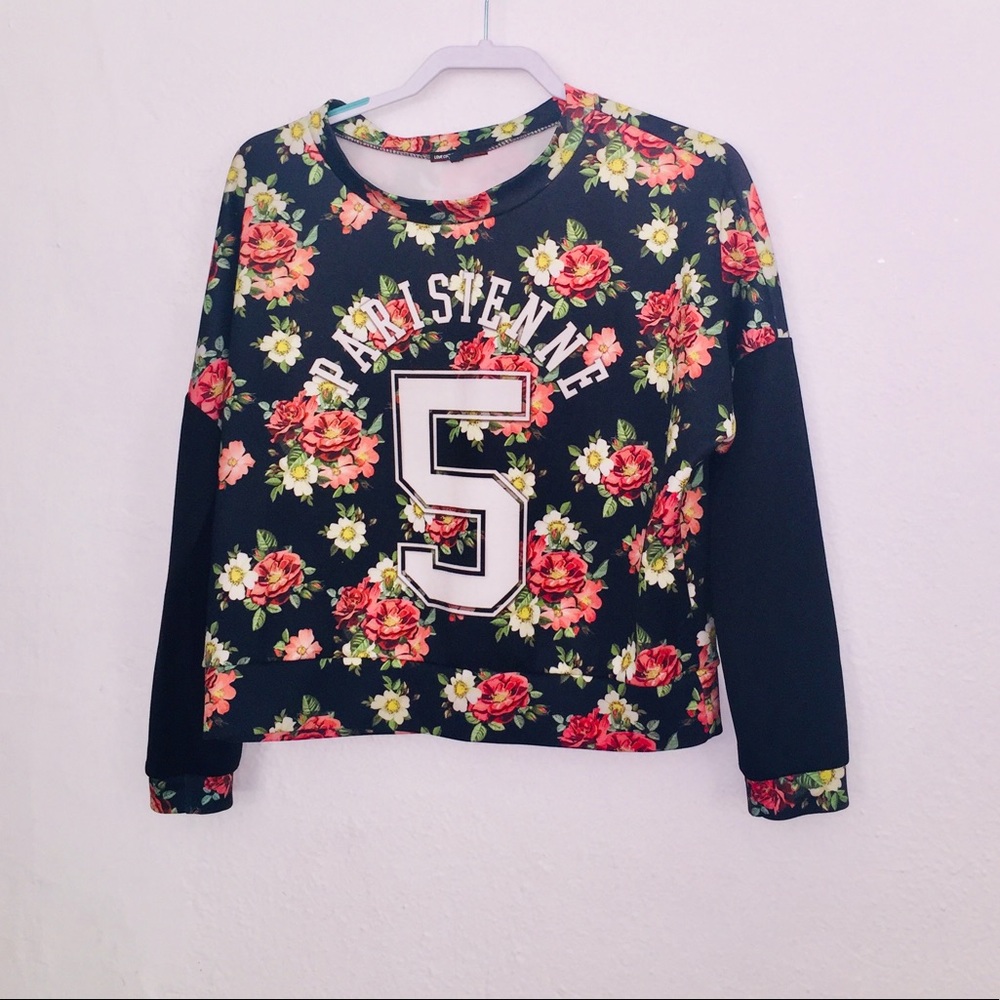 Floral pullover Size M. - Picture 5 of 8